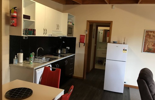 Dodges Ferry Apartment | Peaceful beach retreat, close to cafe, bakery, bistro, shop & only 30 min Hobart