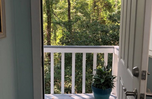 Mossy Oaks Cottage | Peaceful Beaufort guest house, perfect for couples or families