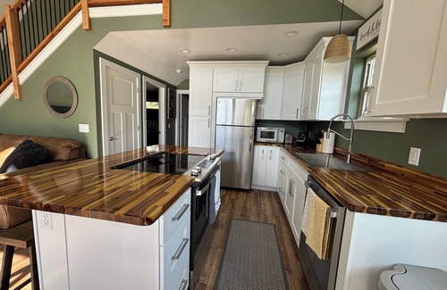 Florence Cottage | Peaceful, beautiful, cozy new cottage set on forested property. Gorgeous views!