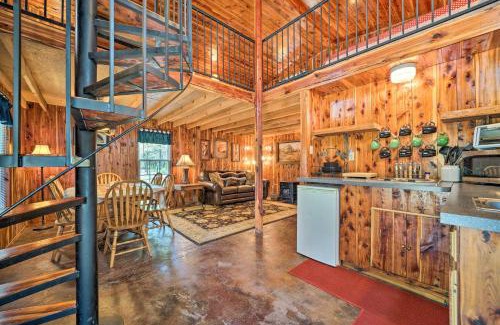 Nashoba House | Peaceful Black Fork Cabin 1 - Fish On-Site!