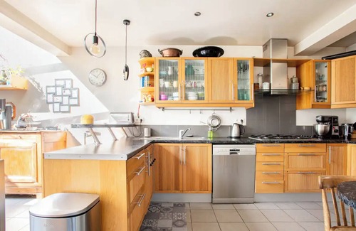 Maisons-Laffitte House | Peaceful blue paradise 20 minutes from the center of Paris
