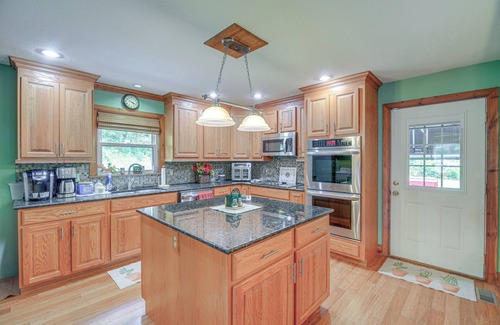 Bluff City House | Peaceful Bluff City Retreat w/Fire Pit & Grill