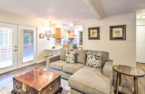 Broadway Cottage | Peaceful Broadway Cottage on the Pond!