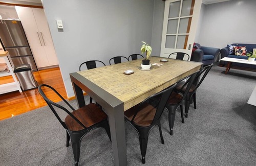 Invercargill House | Peaceful by the Park