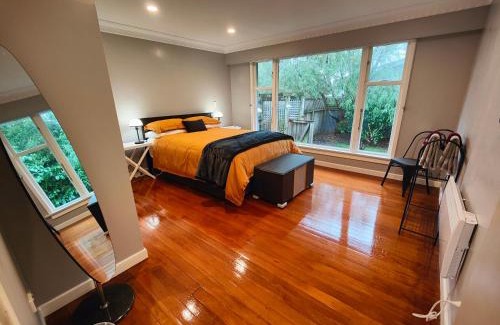 Invercargill House | Peaceful by the Park