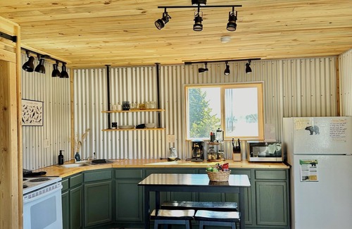 East Glacier Park Cabin | Peaceful Cabin w/Waterfall near Glacier Natl Park