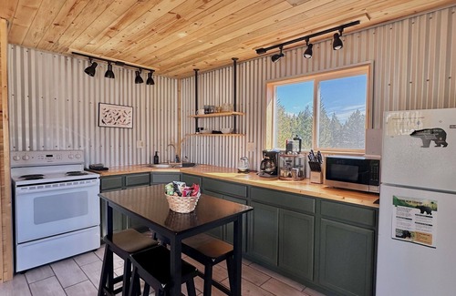 East Glacier Park Cabin | Peaceful Cabin w/Waterfall near Glacier Natl Park
