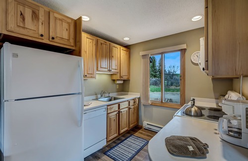 Clark Cabin | Peaceful cabin near fly-fishing, hiking, cycling, and beautiful views.