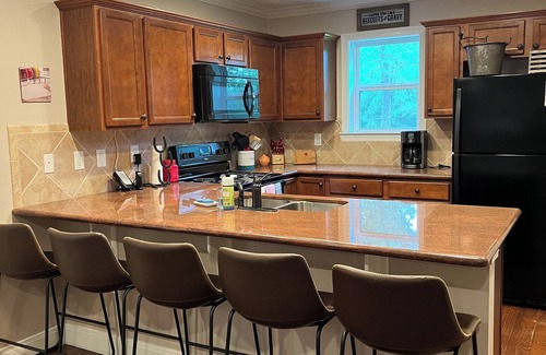Flatonia Cabin | Peaceful Cabin on 13 acres.