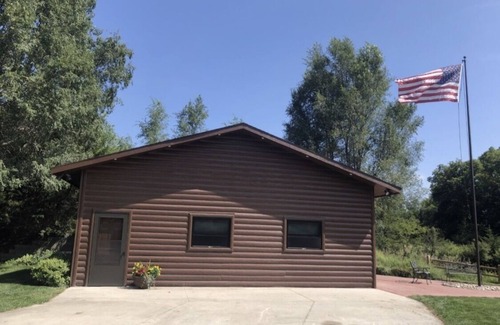 Yutan House | Peaceful Cabin on Water plus Platte River Access