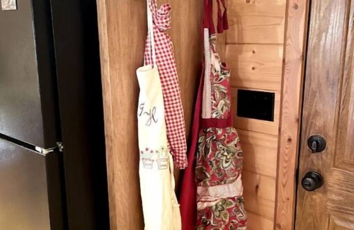 Altamont House | Peaceful Cabin: Trails, Winery, Fire-pit & 12 Acr