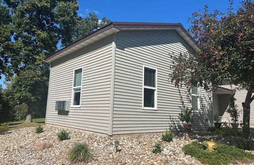 Fowler Cabin | Peaceful cabin with AC in charming Liberty
