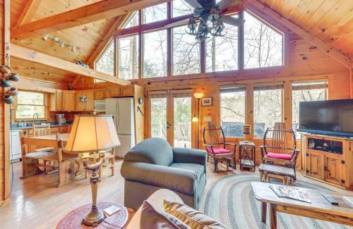Epworth House | Peaceful Cabin with Hot Tub 11 Mi to Blue Ridge!