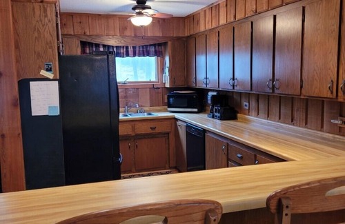 Cable House | Peaceful Cavalier Townhome #2 near Lake Owen