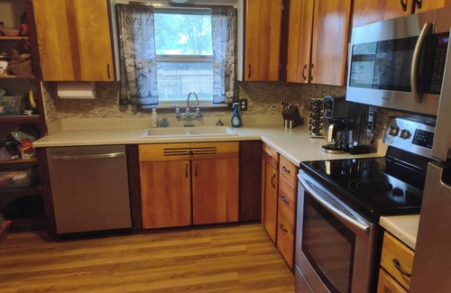 North San Antonio - SAT House | Peaceful & central located home with fully equipped kitchen & backyard BBQ oasis