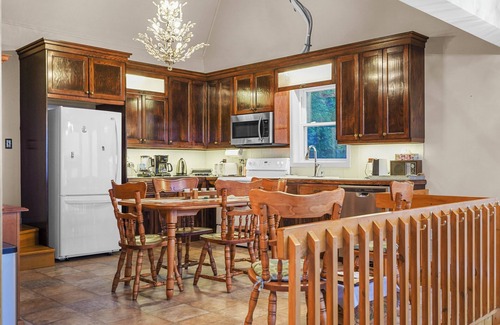Lotbiniere Regional County Municipality Ski Chalet | Peaceful Chalet on the St. Lawrence – Spa, Views & Serenity