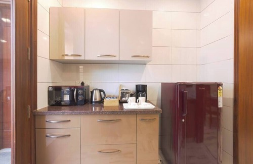 Sushant Lok Apartment | Peaceful City Paradise w/King Bed & Tub