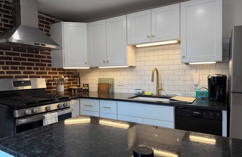 Downtown Wilmington Apartment | Peaceful City Retreat - 2BR w/Vintage Charm