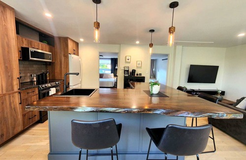 Quartier 5-4 Apartment | Peaceful CityView Hot Tub| 2 Parking | EV Charger