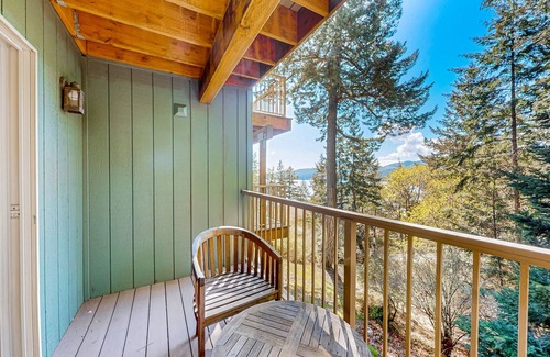 Rosario Condo | Peaceful condo with balcony, ocean/mountain view, near Moran State Park