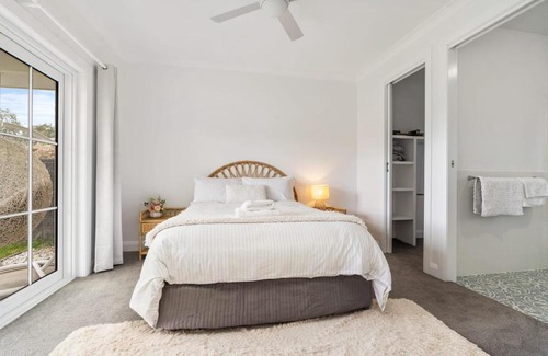 Orange Apartment | Peaceful & Cosy Studio - Immaculate Presentation