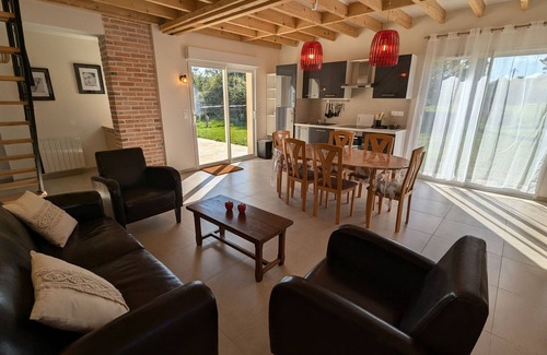 Ligny-le-Ribault Cottage | Peaceful cottage in Sologne with garden and private parking