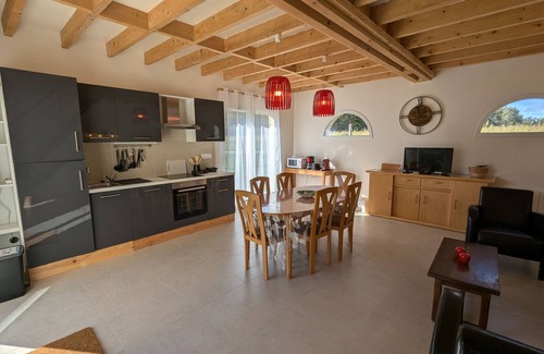 Ligny-le-Ribault Cottage | Peaceful cottage in Sologne with garden and private parking
