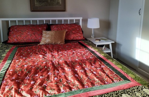 Taumarunui House | Peaceful cottage and garden, not far from National Park.