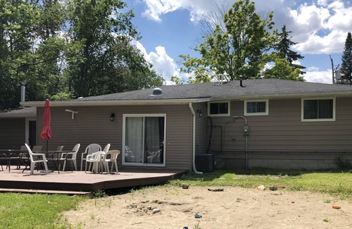 Alcona House | Peaceful Cottage Close To Innisfil Beach