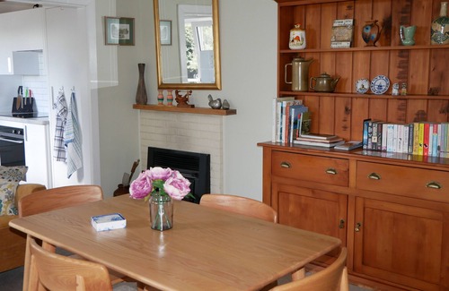 Enfield Cottage | Peaceful cottage in private garden setting.