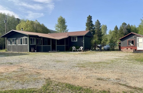 Darby House | Peaceful Cottage in the Bitterroot