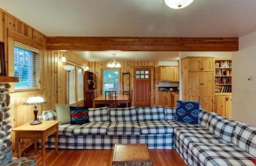 Gearhart House | Peaceful Cottage