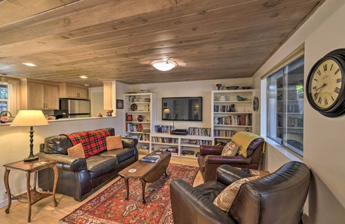 Cedar Ridge Cottage | Peaceful Cottage w/Grill & Yard in Grass Valley!