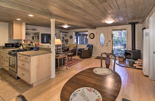 Cedar Ridge Cottage | Peaceful Cottage w/Grill & Yard in Grass Valley!