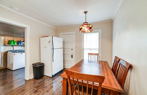 McKinnon Cottage | Peaceful Cottage w/Yard: 2 Mi to Kentucky Lake!