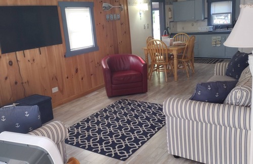 East Wareham Cottage | Peaceful Cottage with Pond/Lake minutes from Cape Cod