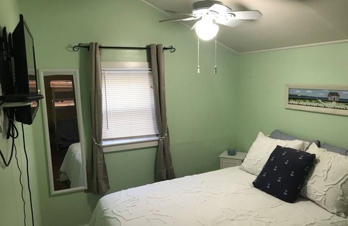 East Wareham Cottage | Peaceful Cottage with Pond/Lake minutes from Cape Cod