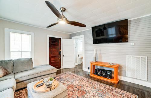 McKinnon House | Peaceful Cottage with Yard 2 Mi to Kentucky Lake!