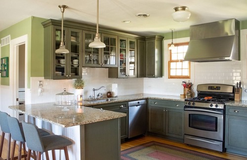 Three Oaks House | Peaceful country home with great kitchen & location