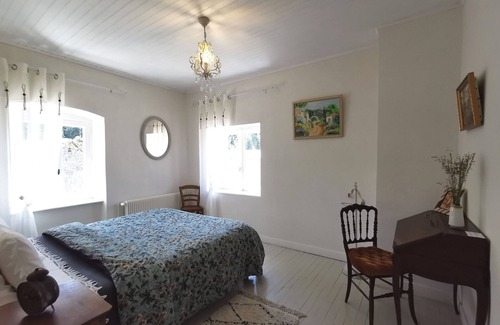 Sembadel Bed & Breakfast | Peaceful country house with terrace and pets allowed