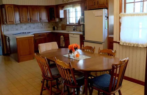 Jasper House | Peaceful Country Retreat just 20 minutes from Sylvania, surrounded by farms.
