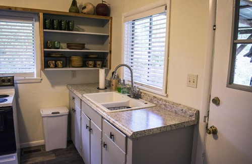 Lenoir City House | Peaceful Country Setting on a Working HorseFarm