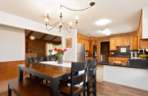 Colorado City Other | Peaceful Country Getaway with Hot Tub & Fresh Baked Treats.