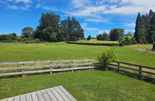 Ngongotaha House | Peaceful Country Vibes - Close to Town