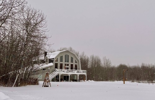 Division No. 11 House | Peaceful country with convenience of city