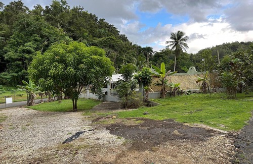 Almirante Sur Apartment | Peaceful Countryside 2BR House