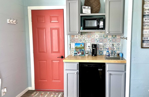 Kingsbury Cabin | Peaceful Couples Country Getaway with Pool and Hot Tub