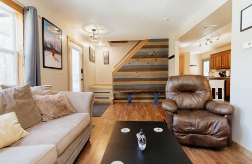 Strong Cabin | Peaceful, Cozy Cabin Getaway - 4 Season Cabin