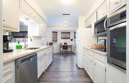 North San Antonio - SAT House | Peaceful & Cozy home on Tree-Lined Street