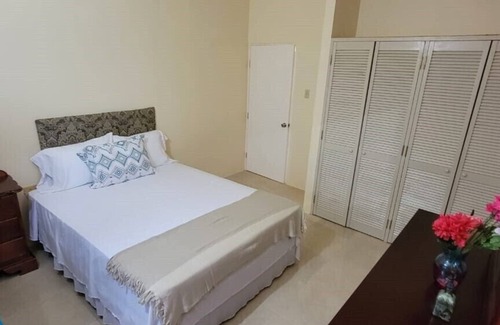 Montego Bay House | Peaceful Cozy Place